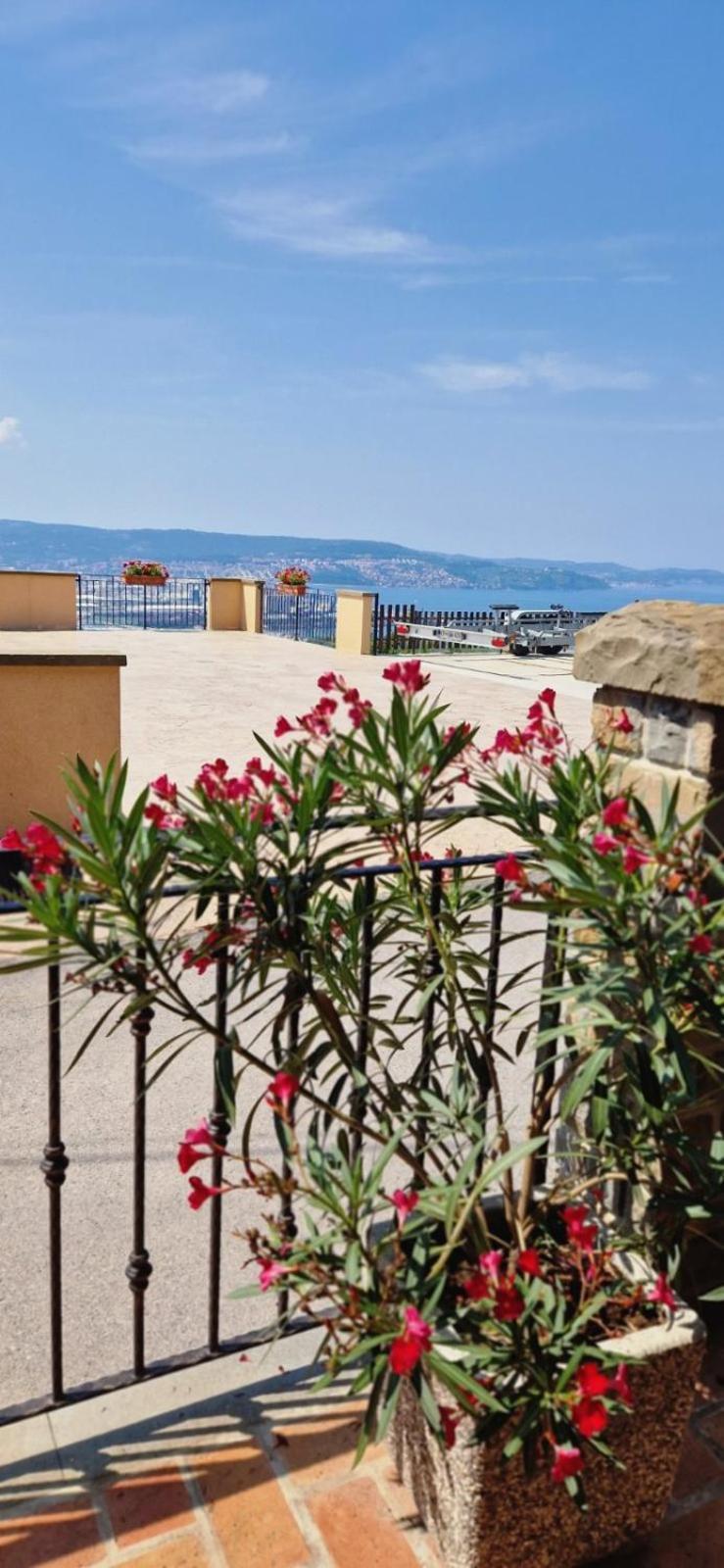 Blue Sky - Hrvatini Apartment Koper